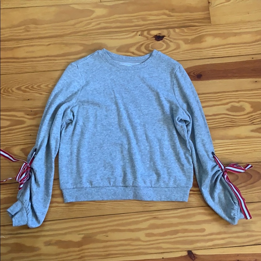 3/$15 Bow detailed Crop sweatshirt